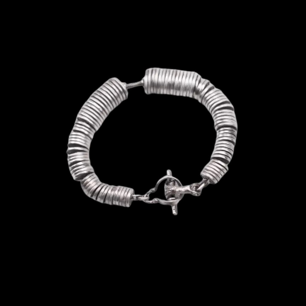 dumbbell-curl-bracelet