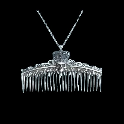 crown-skull-silver-comb-pendant