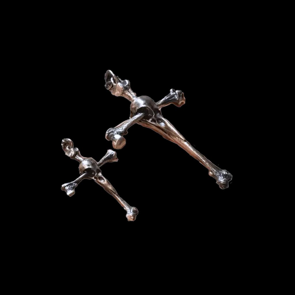dark-raven-skull-cross-necklace