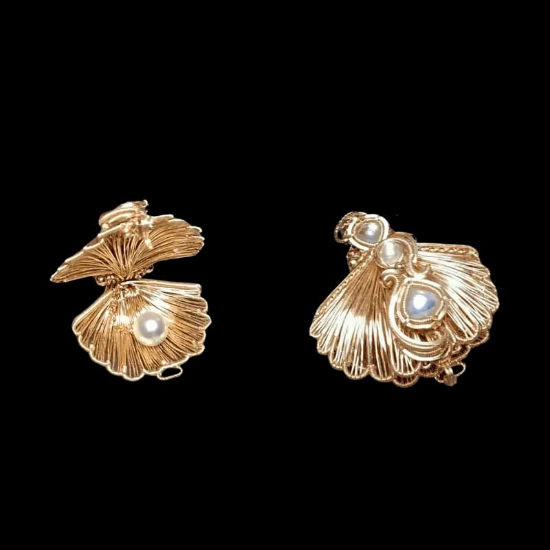 luxurious-3d-moonstone-pearl-shell-pendant