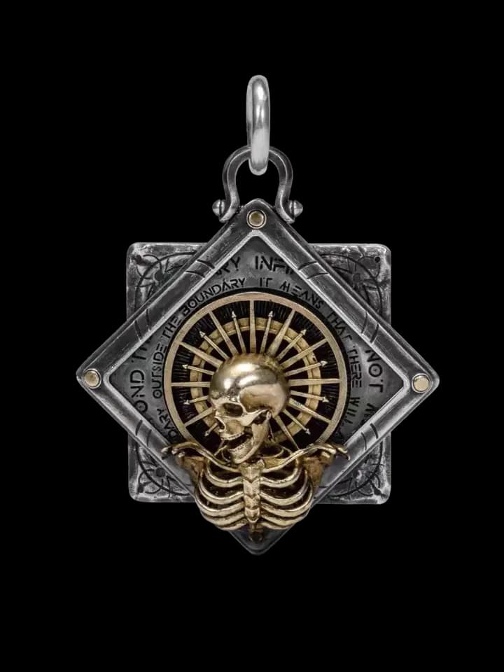 rotatable-sacred-light-skull-pendant
